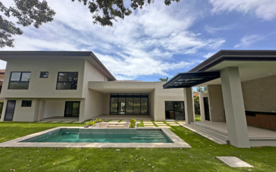 Espectacular residencia contemporánea con vista al campo de golf